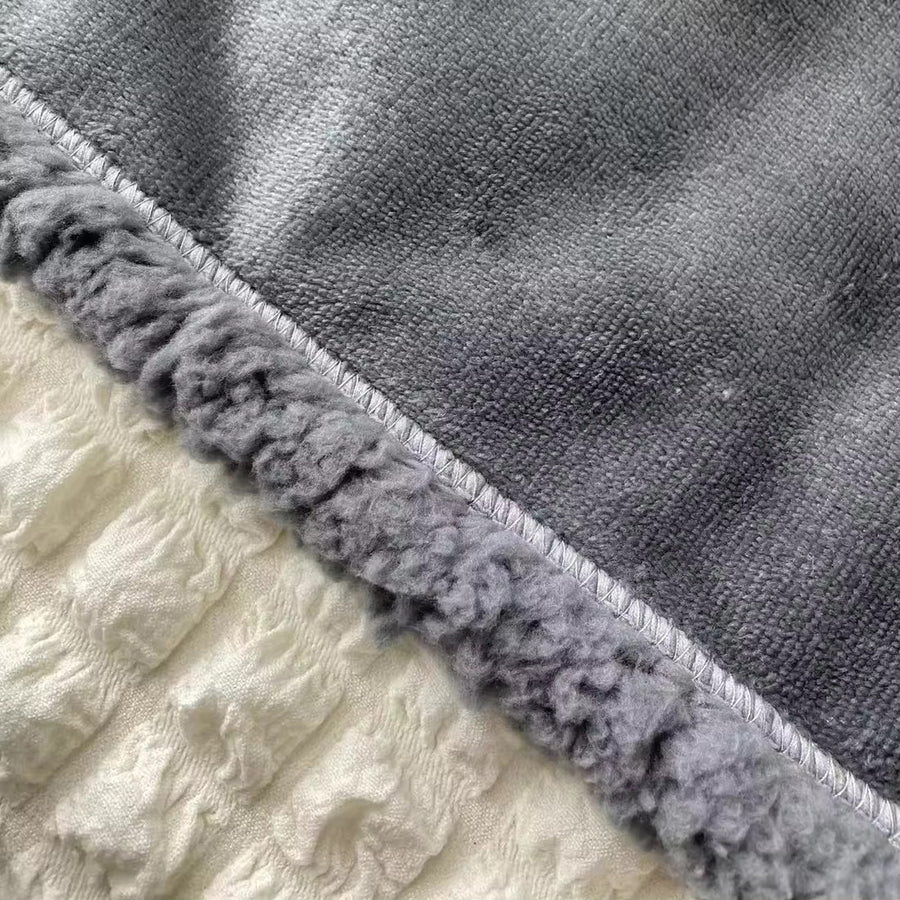 Splash Blanket 💦 - Waterproof Protection
